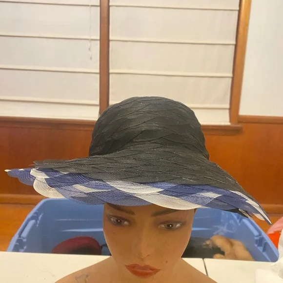 Chic Black and Blue Women's Hat - Picture 1 of 3